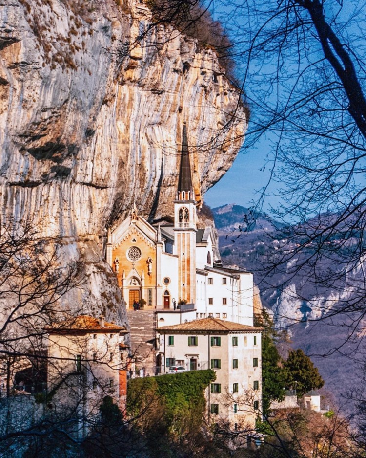 Santuario Madonna della Corona