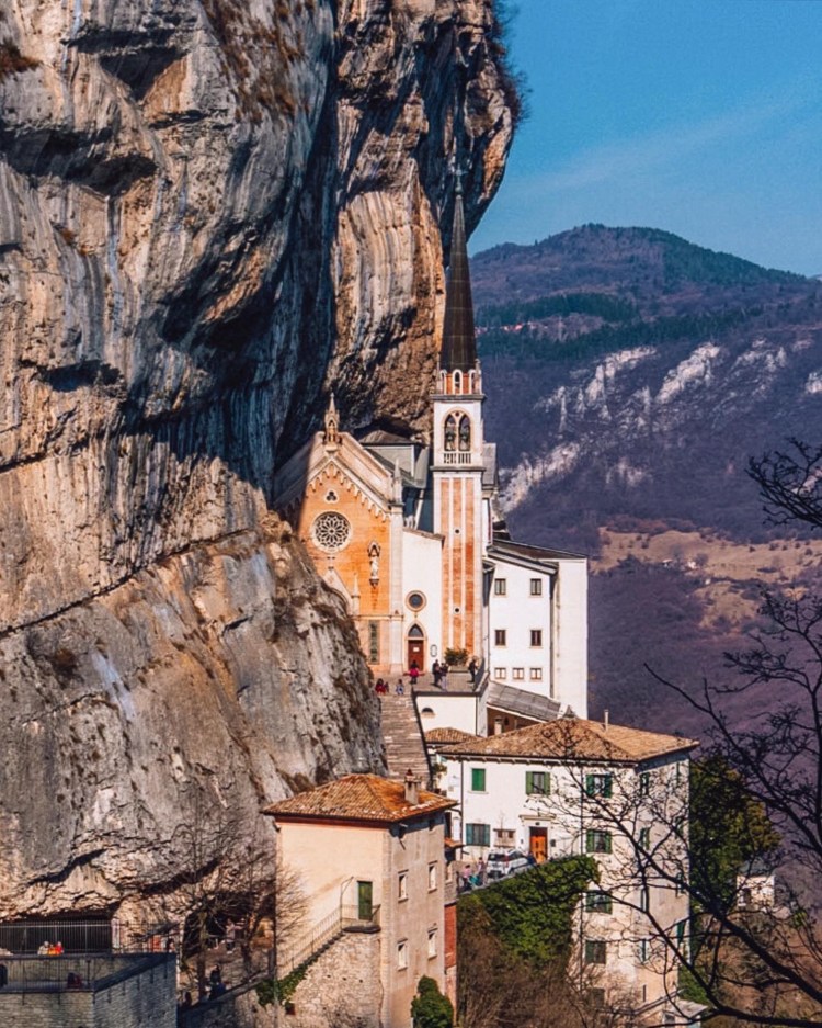 Santuario Madonna della Corona